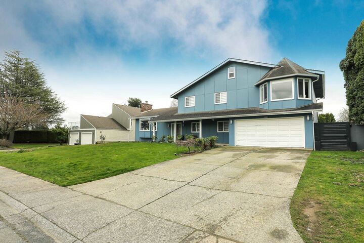 Property Photo: 26970 32A Avenue BC V4W 3G5