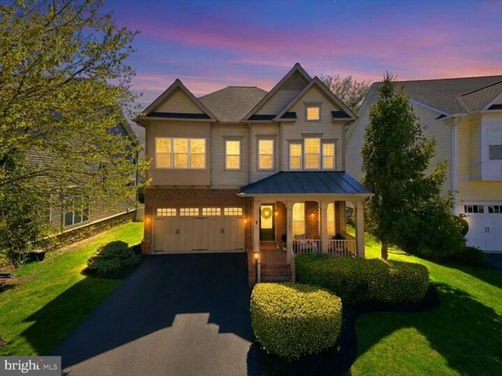 Property Photo: 42787 Chatelain Circle VA 20148