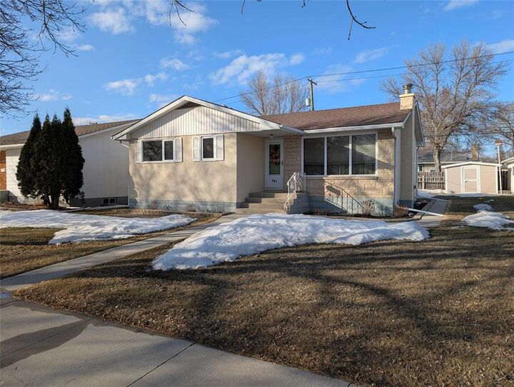 Photo de la propriété:  687 McLeod Avenue  MB R2K 0B6 