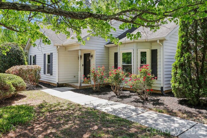 Property Photo:  15032 Catawba Circle  NC 28104 