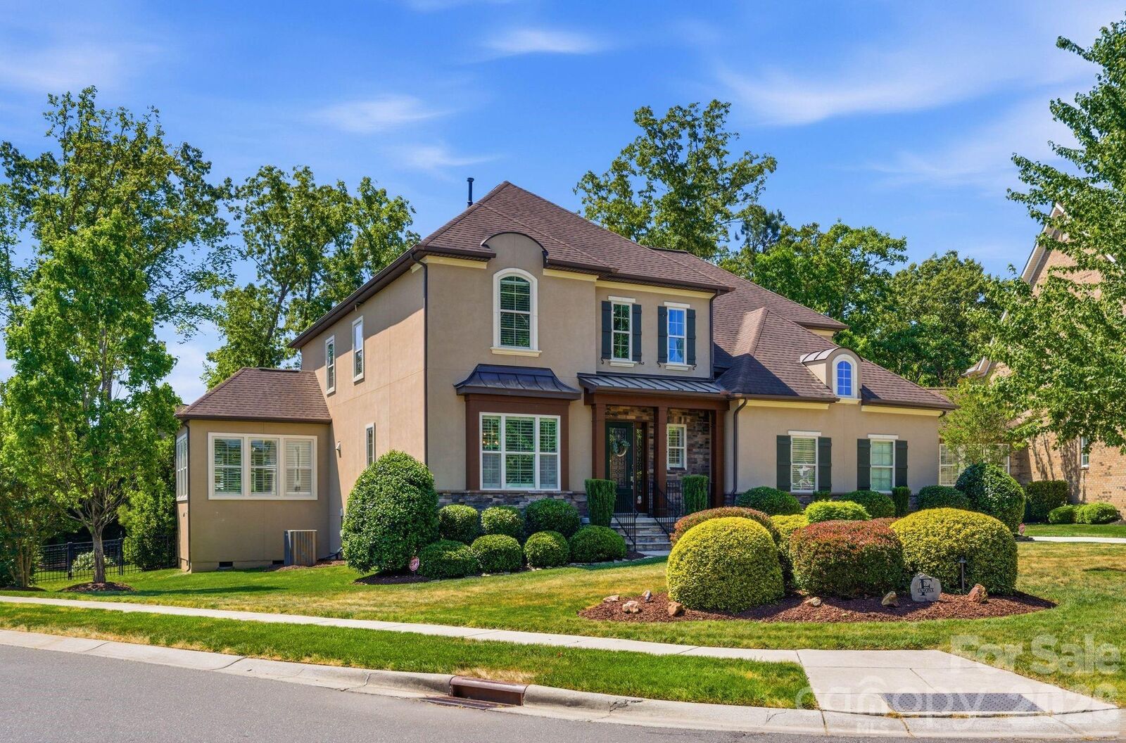 Property Photo: 1414 Smoketree Court NC 28173