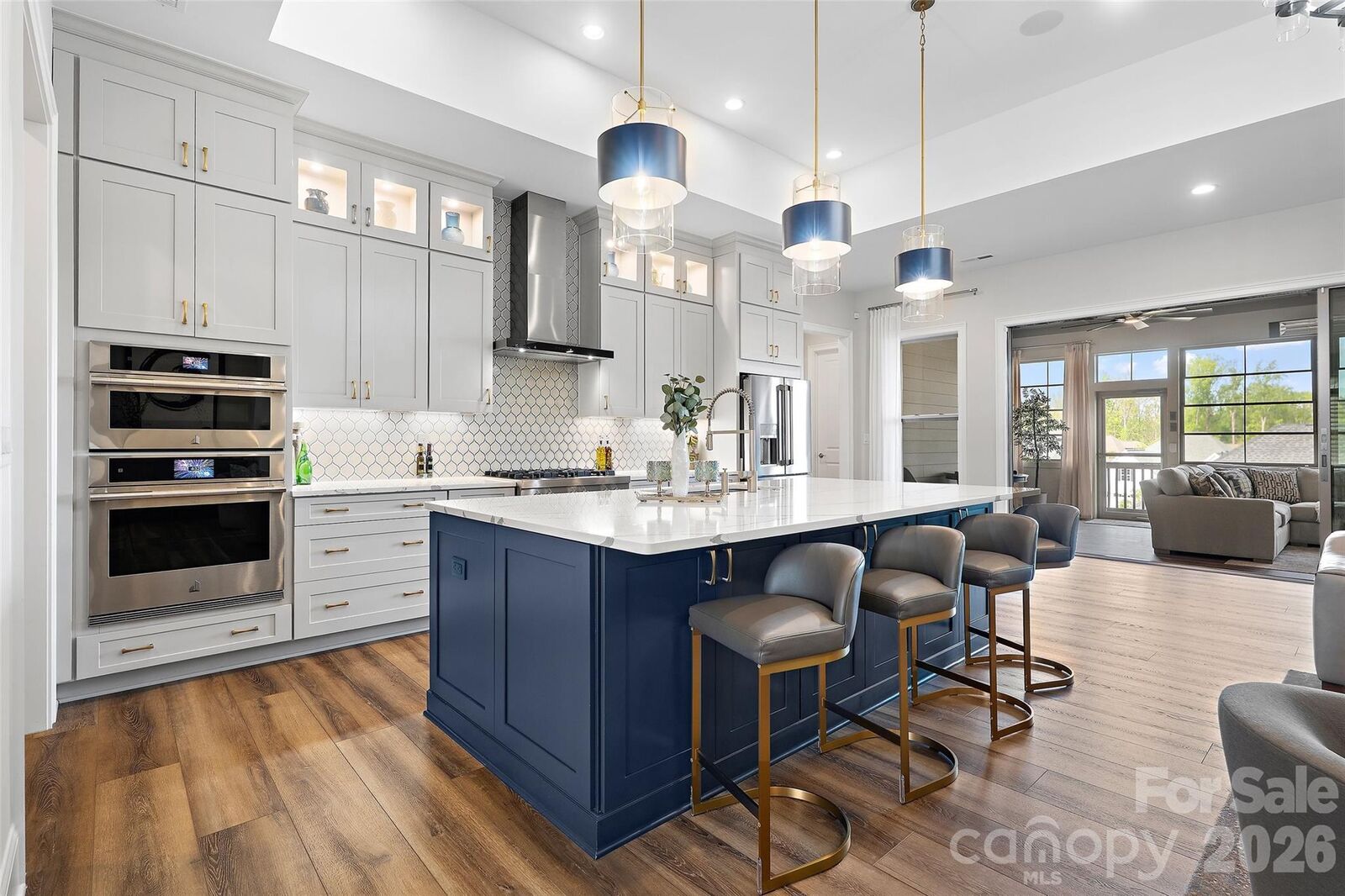 Property Photo:  82212 Standing Oak Drive  NC 28278 