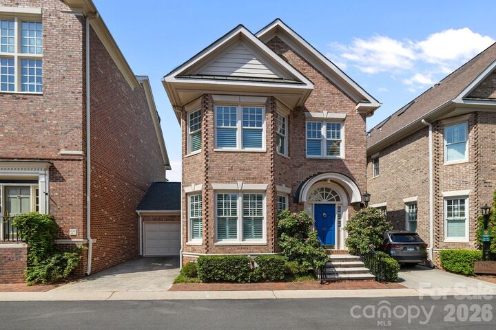 Property Photo: 1208 Dilworth Crescent Row NC 28203