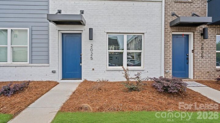 Property Photo:  2025 Clarksdale Drive  NC 28206 