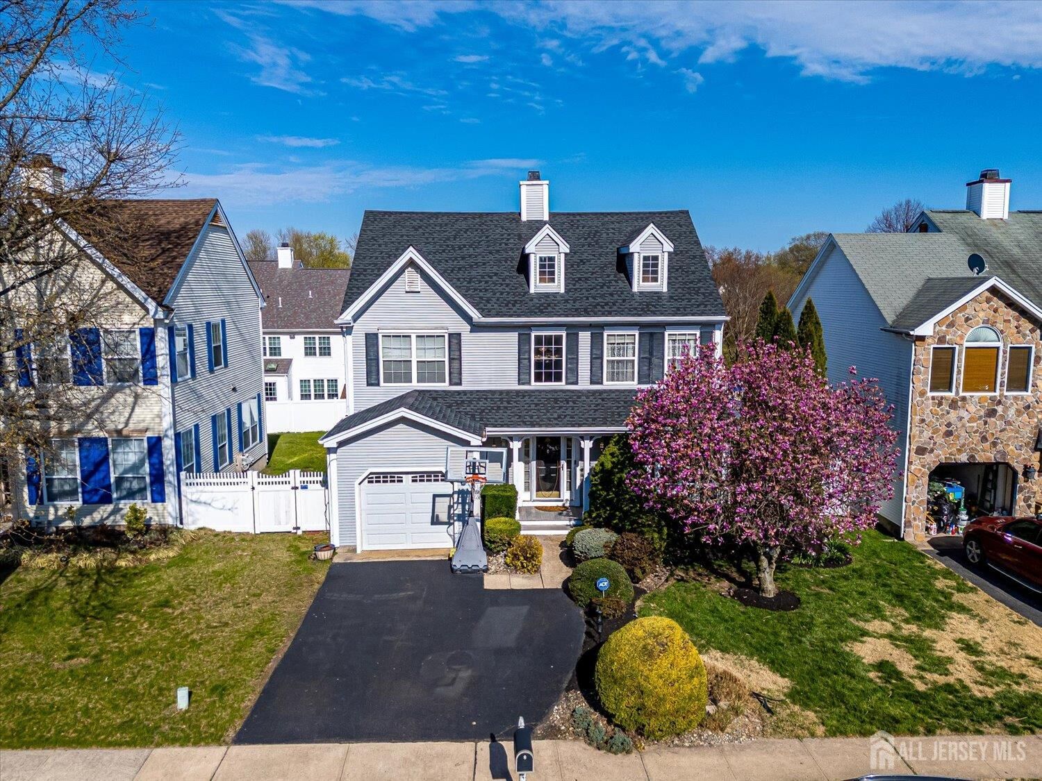 Property Photo:  6 Fordham Court  NJ 08824 