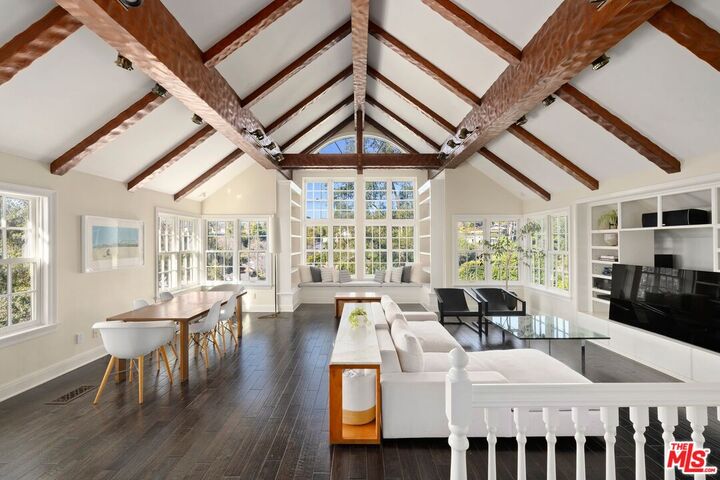 Property Photo:  357 Crown Dr  CA 90049 