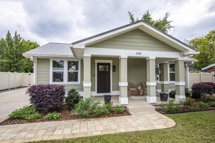 Property Photo: 608 E 2nd Place FL 32401