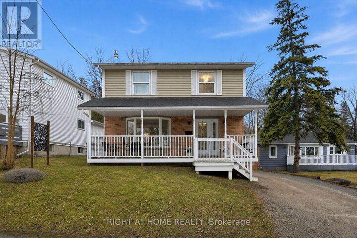 Property Photo:  259 Glenwoods Avenue  ON L4P 2X1 