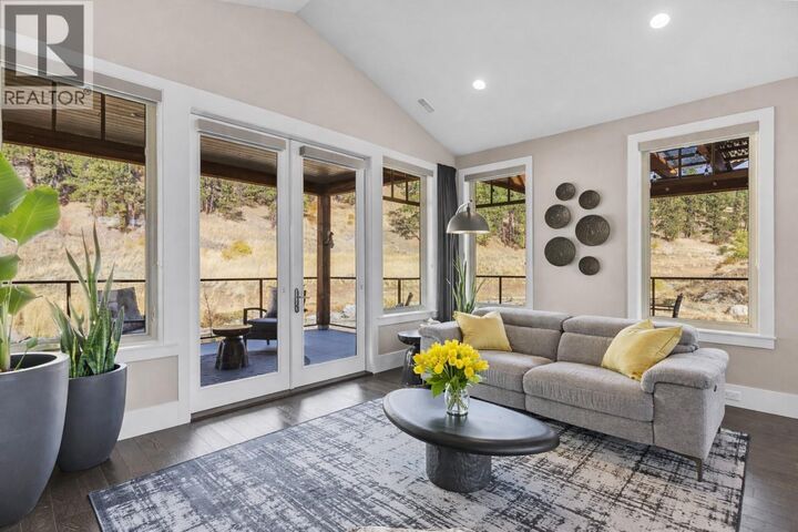 Photo de la propriété:  4000 Redstone Crescent 221  BC V0H 1X5 