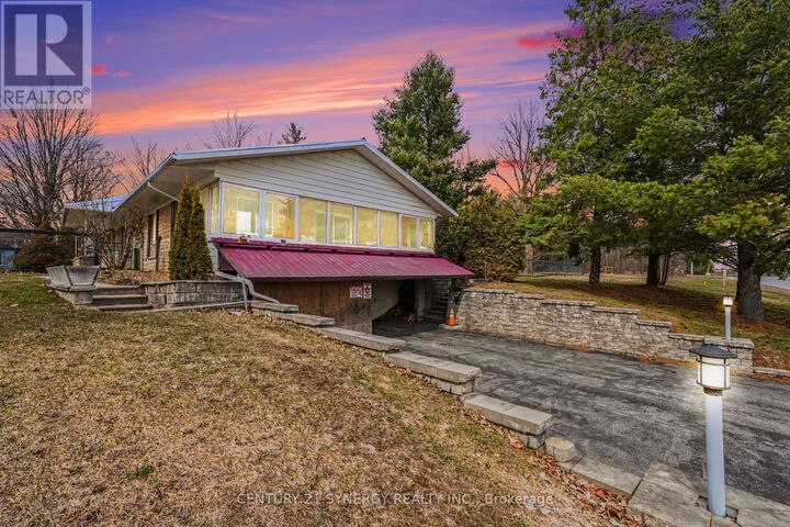 Property Photo:  220 Highfield Crescent  ON K7C 3P2 