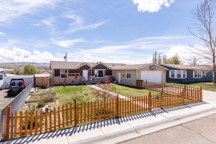 Property Photo:  701 Elm Street  NV 89822 