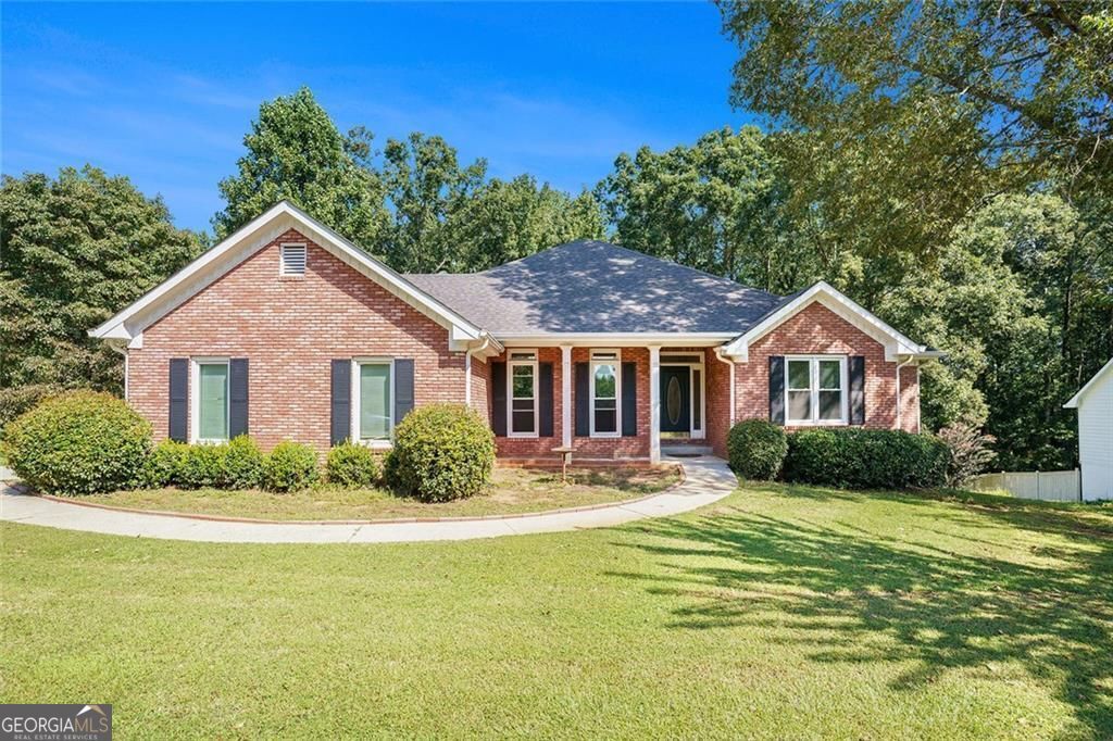 Property Photo:  1020 Thornwood Circle  GA 30016 