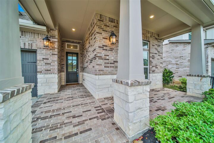 Property Photo:  18731 Penn Farm Drive  TX 77433 