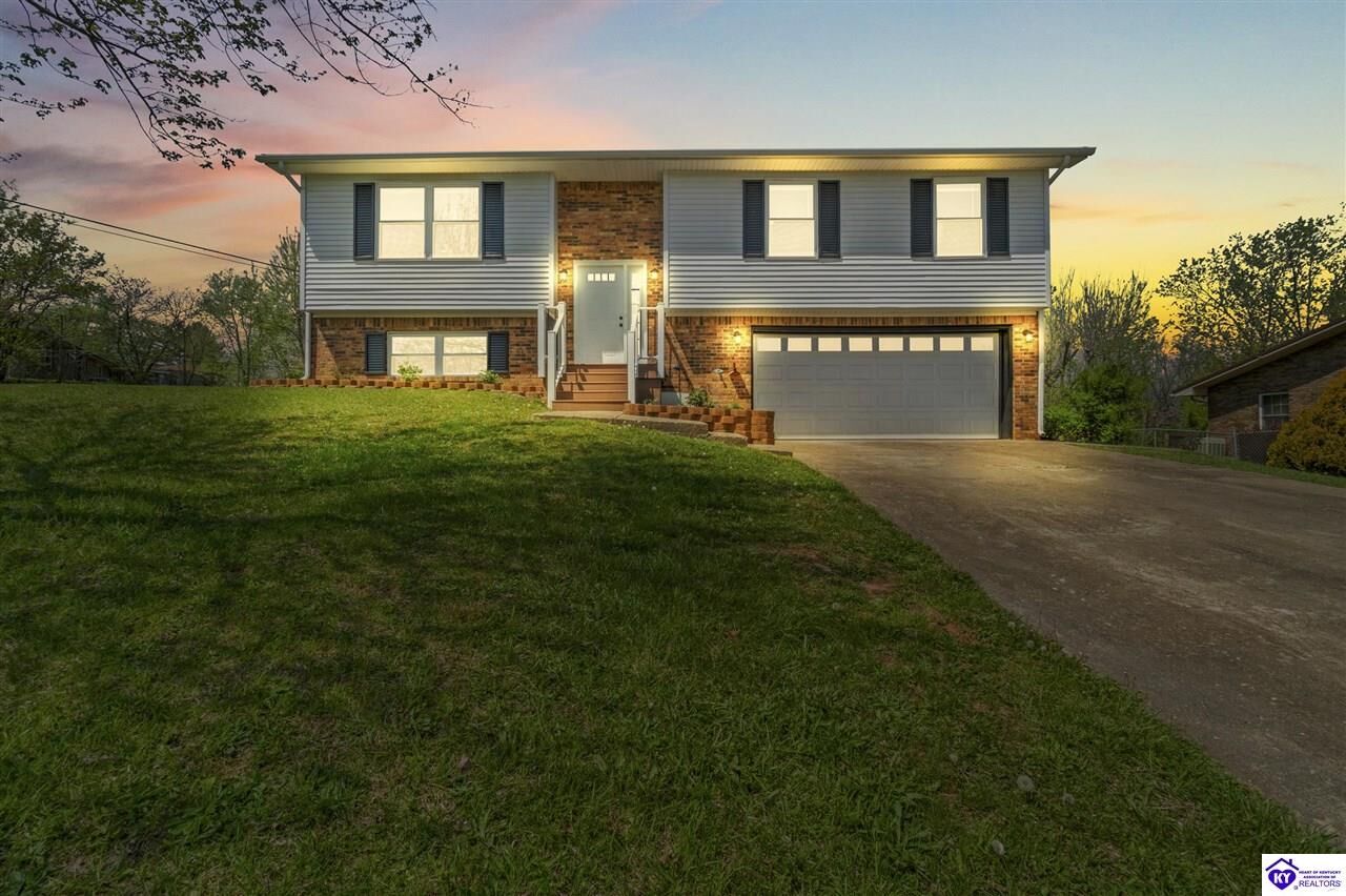 Property Photo: 1352 Hunters Lane KY 40160