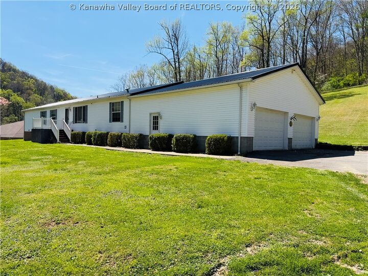 Property Photo:  1 Sugarcamp Road  WV 25110 