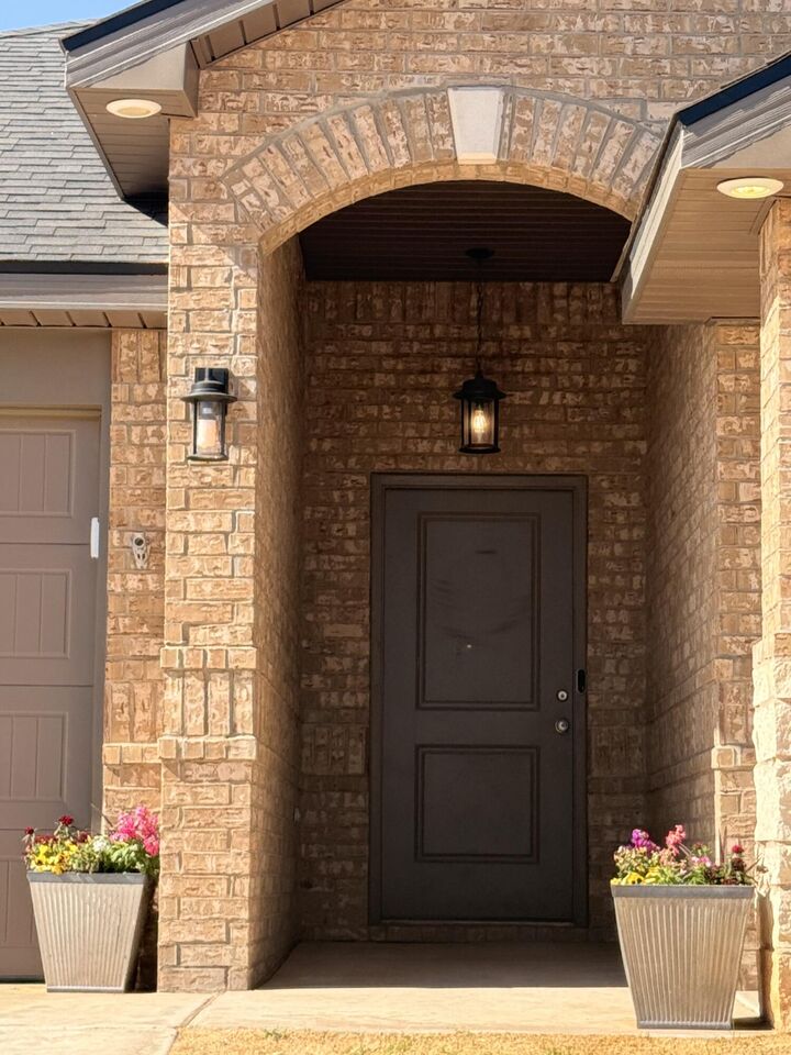 Property Photo:  2714 Virginia Avenue  TX 79407 