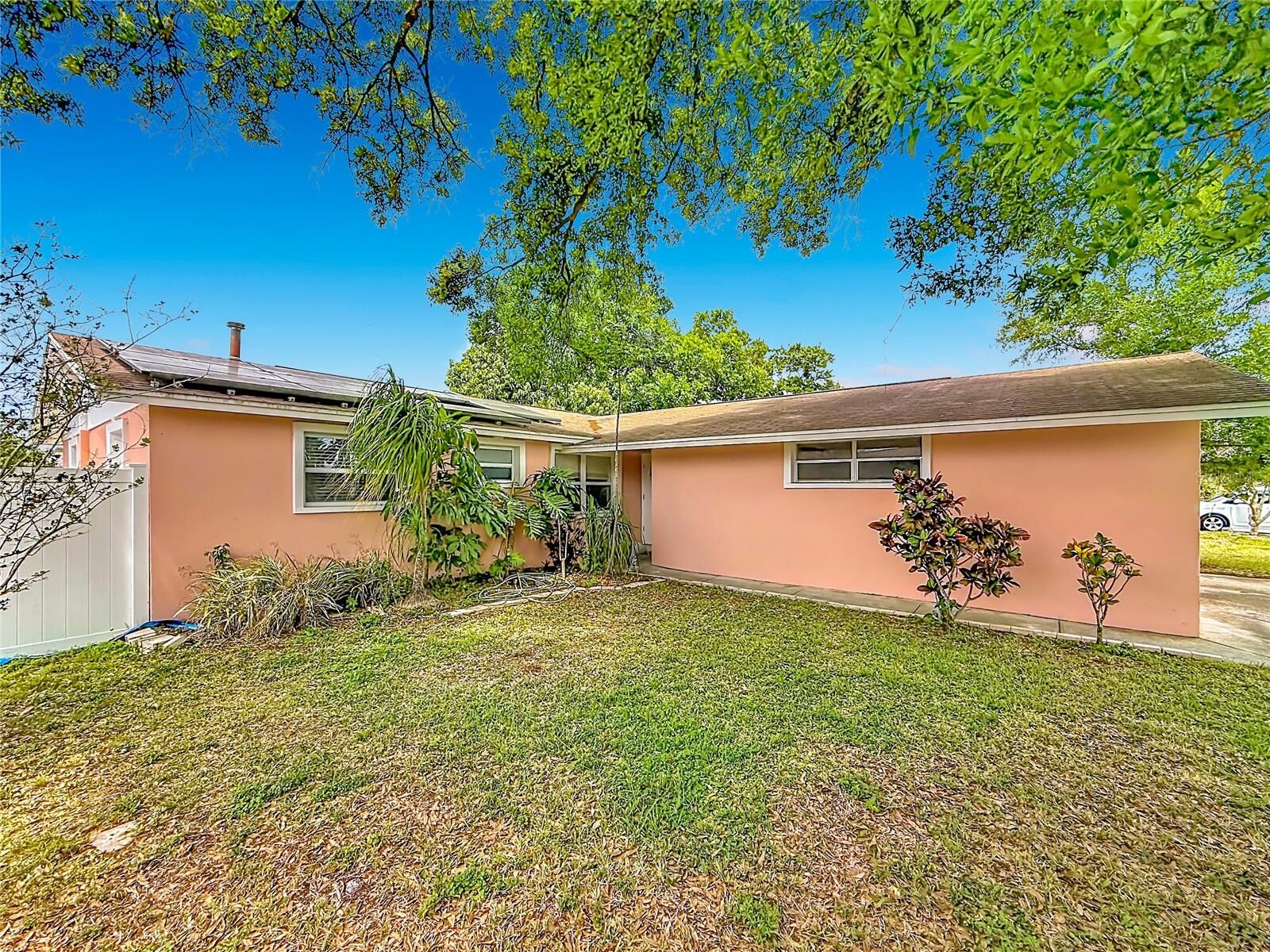 Property Photo: 8820 58th Lane N FL 33782