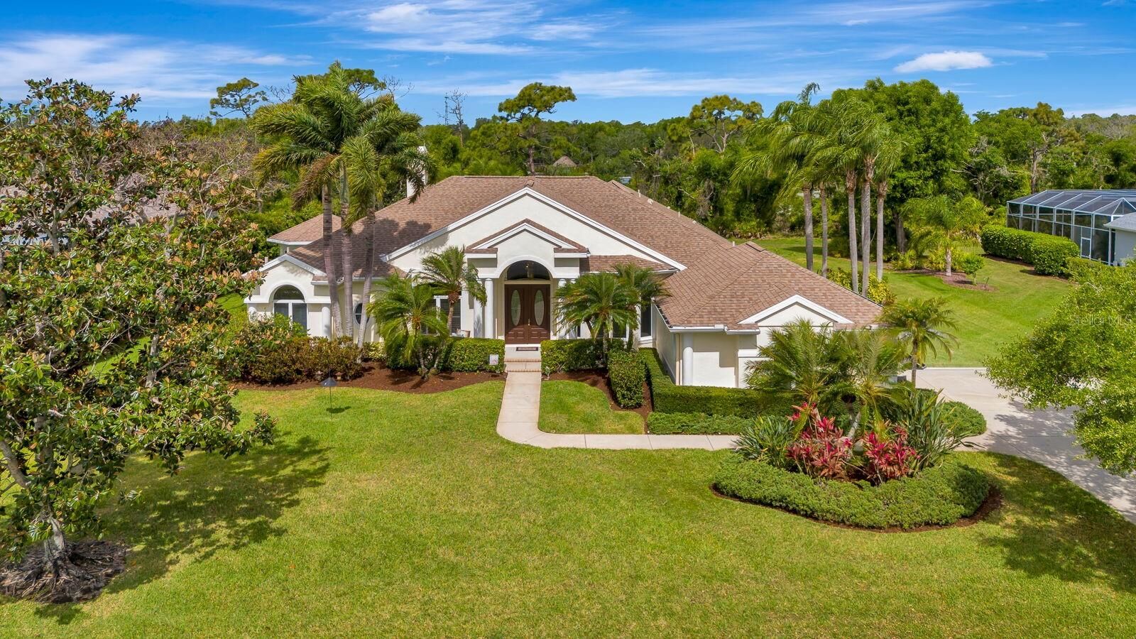 Property Photo:  10005 Cherry Hills Avenue Circle  FL 34202 