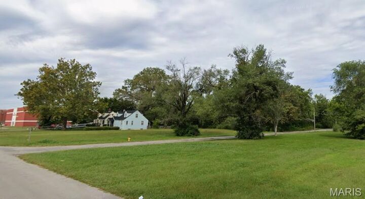 Property Photo:  5701 N Park Drive  IL 62204 