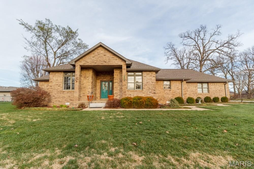 Property Photo: 1808 Magnolia Drive MO 65536