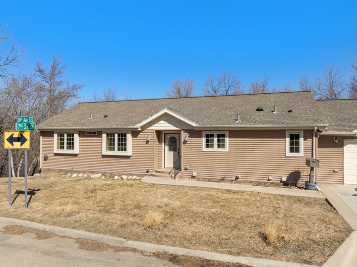 Property Photo:  701 10th Ave SE  ND 58701 