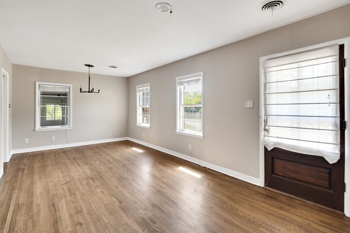 Property Photo:  1328 Colonial Rd  TN 38117 