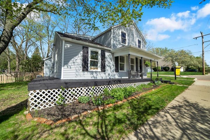 Property Photo:  26 E Van Buren Street  IL 60543 