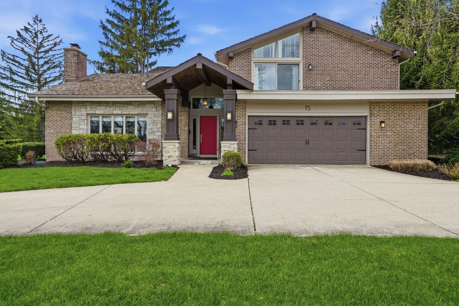 Property Photo:  75 Regent Drive  IL 60523 