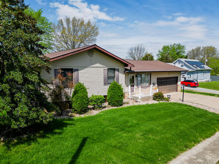 Property Photo:  603 Willow Street  IL 62918 