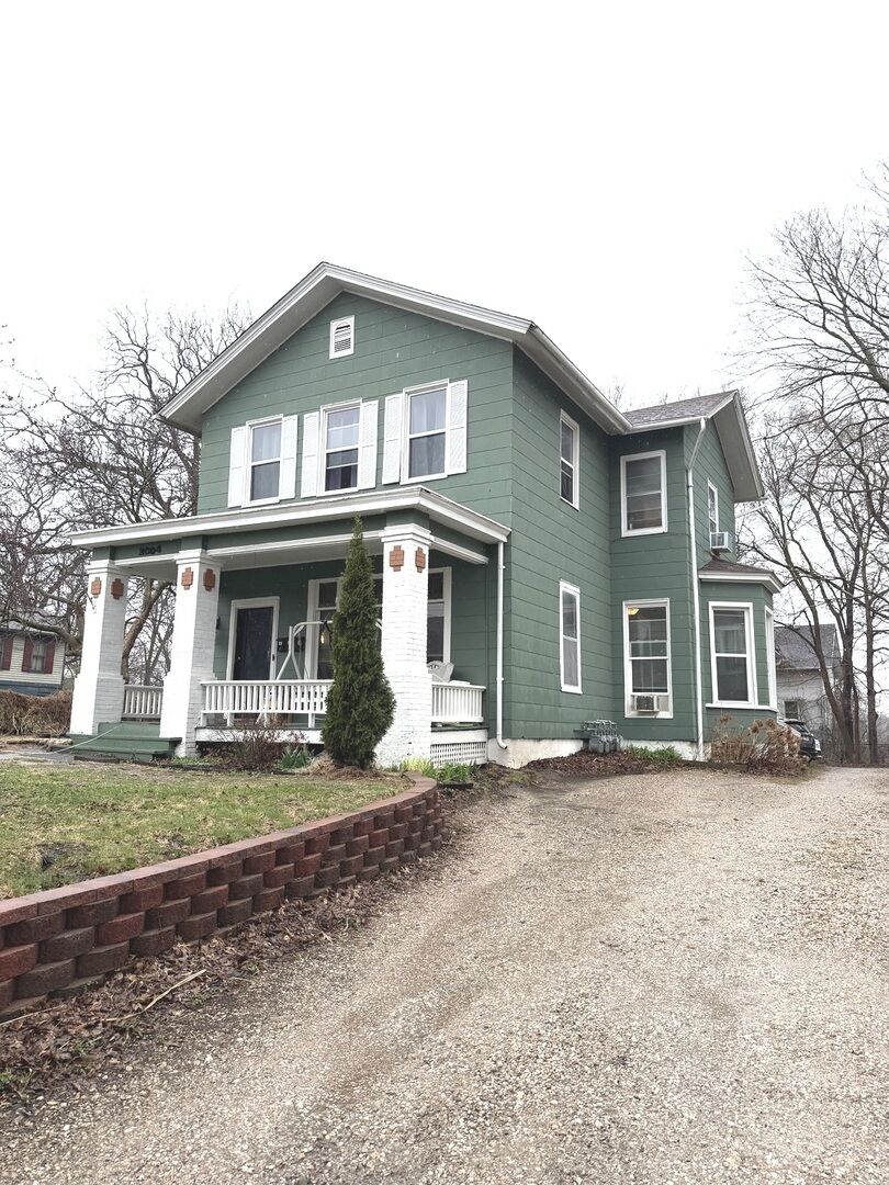 Property Photo: 2004 E 13th Street IA 52803