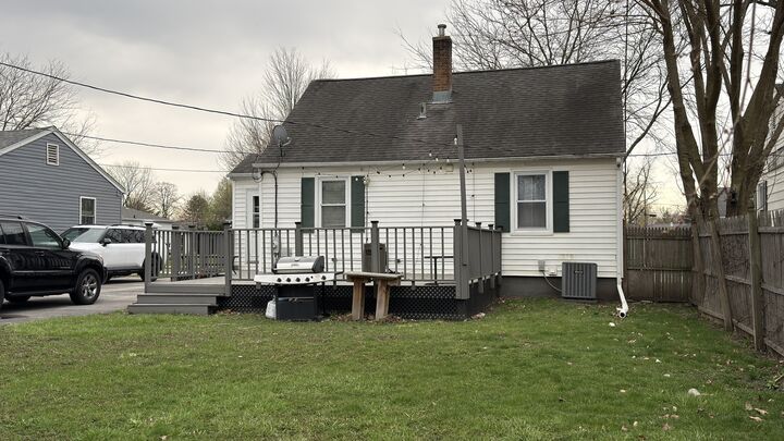 Property Photo: 1221 Agnes Avenue IL 60435