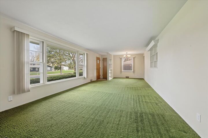 Property Photo: 108 Lavidia Boulevard IL 60435