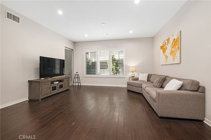 Property Photo:  21 Gramercy 202  CA 92612 