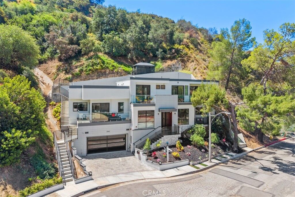 Property Photo:  3060 Hollywell  CA 91206 