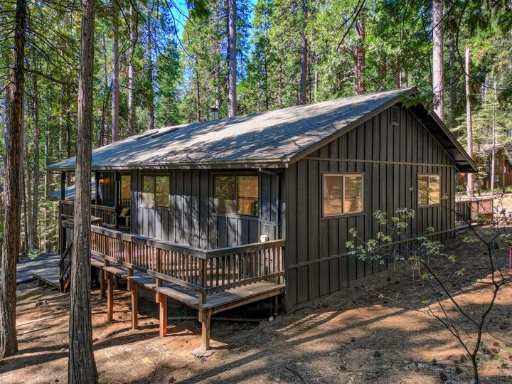 Property Photo: 1224 Shannon Way CA 95223