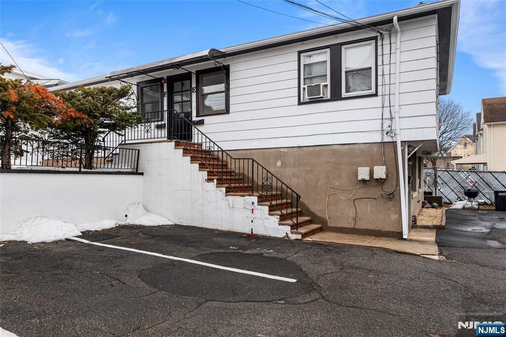 Property Photo:  335 Paterson Avenue F  NJ 07073 