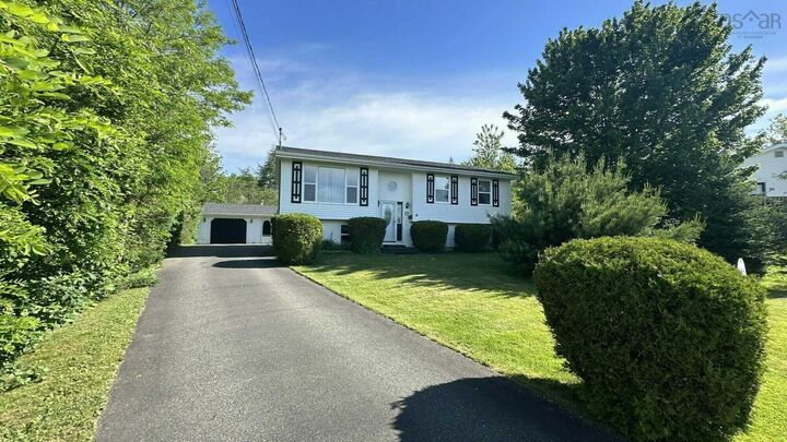 17 Menlow Court — photo 1