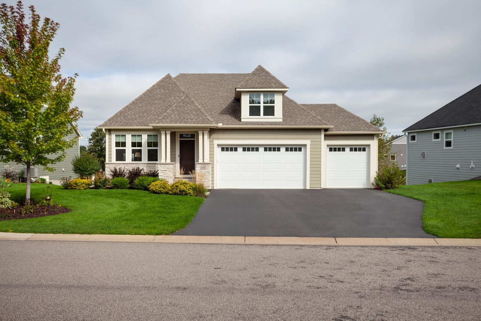 Property Photo:  1075 Mehegan Lane  MN 55127 