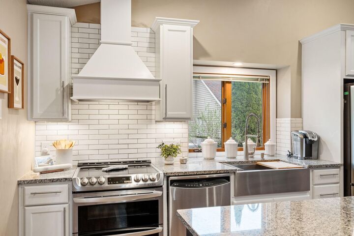 Property Photo:  16710 Innsbrook Drive  MN 55044 