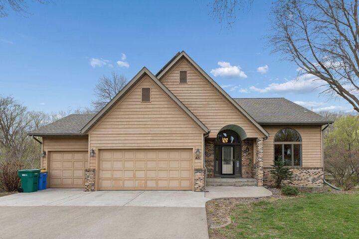 Property Photo:  421 Butternut Lane SE  MN 55376 