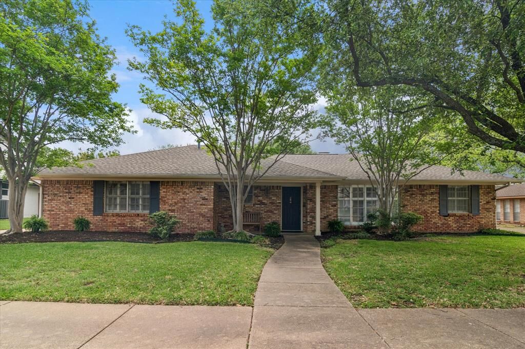 Property Photo:  3302 Peachtree Lane  TX 76013 