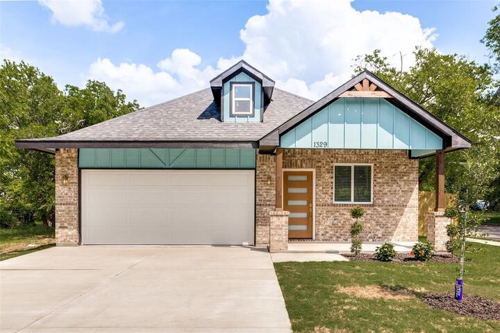 Property Photo:  1329 Arizona Avenue  TX 76104 