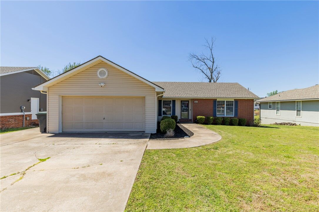Property Photo:  918 S 25th Street  AR 72758 