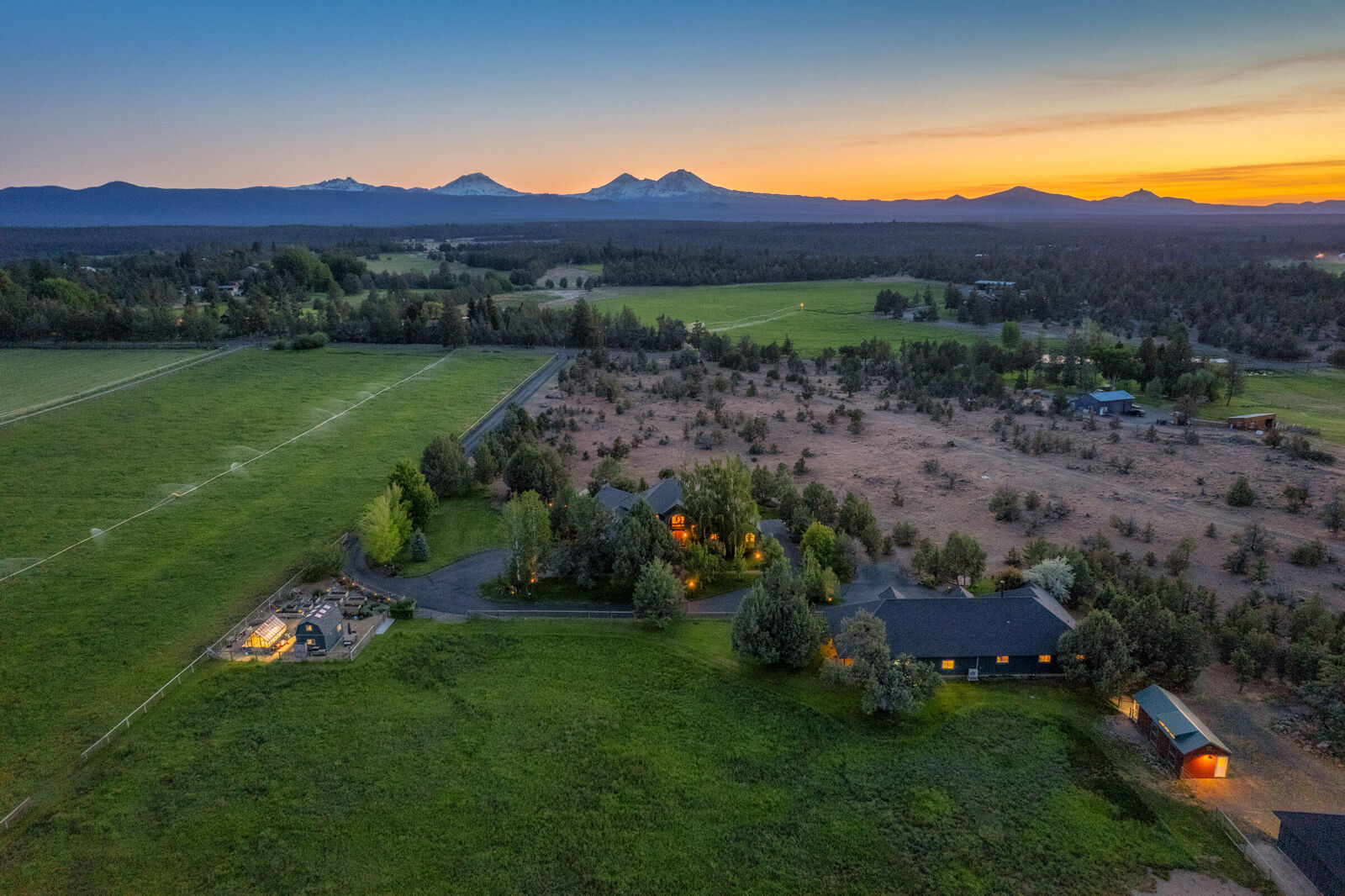 Property Photo:  65440 Tweed Road  OR 97703 