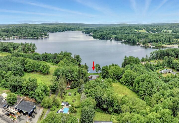 Property Photo: 17 Moorings Way MA 01585