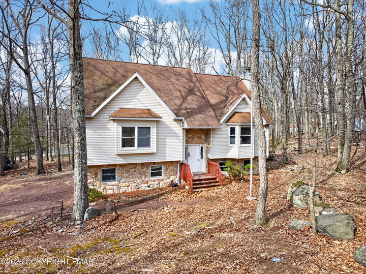 Property Photo: 109 Summerton Circle PA 18301