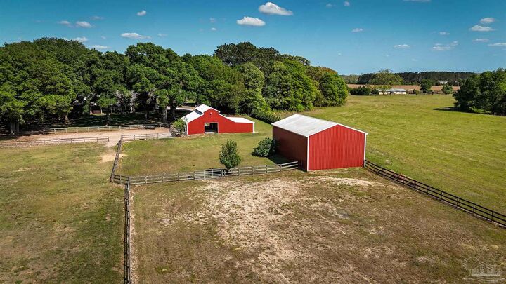 Property Photo: 457 Jimmy Lewis Rd FL 32570