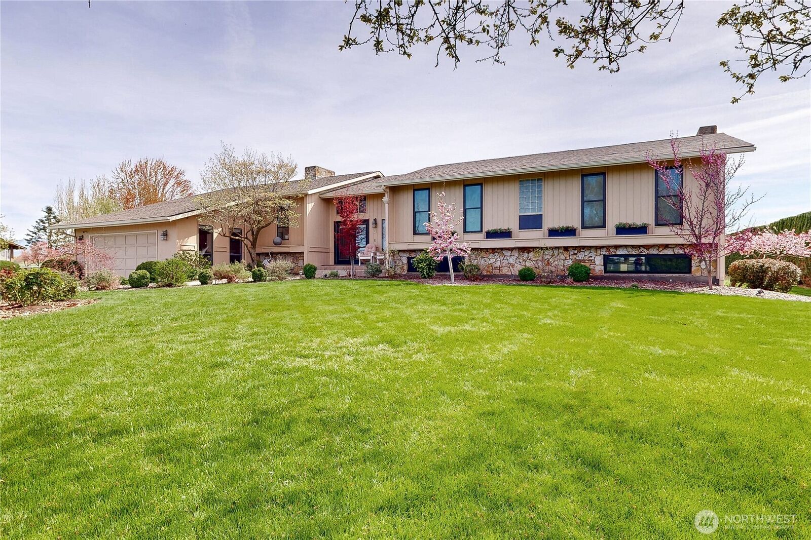 Property Photo:  1965  Gray Lynn Drive  WA 99362 