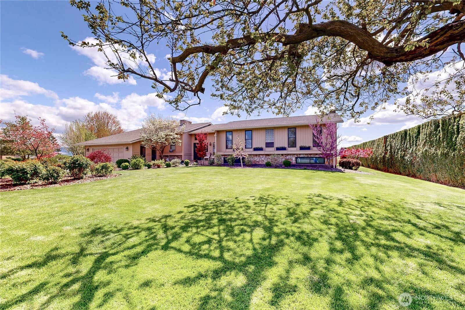 Property Photo: 1965 Gray Lynn Drive WA 99362