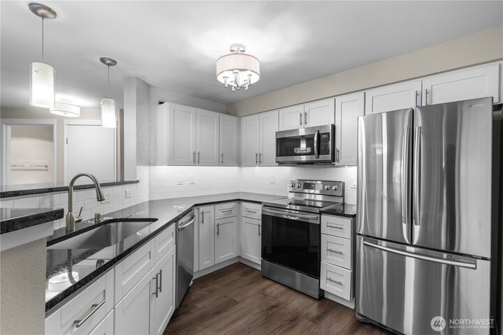 Property Photo: 7711 NE 175th Street F104 WA 98028